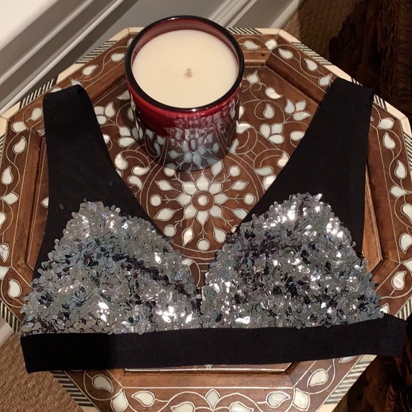 HOST PIC FREE PEOPLE SEQUINED LET IT SHINE BRALETTE IN BLACK SIZE XS - Picture 9 of 16